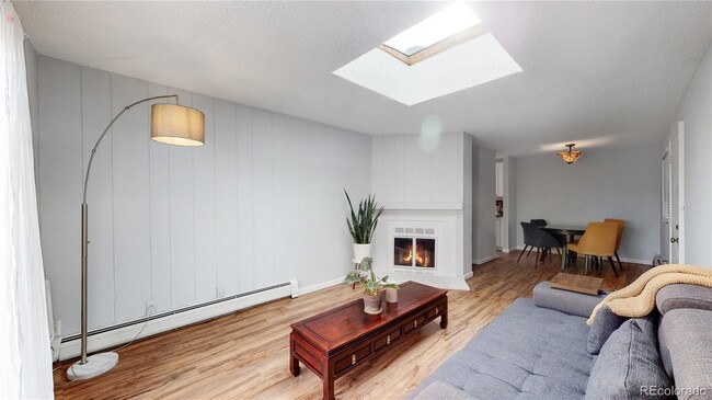Building Photo - 2835 S Monaco Pkwy