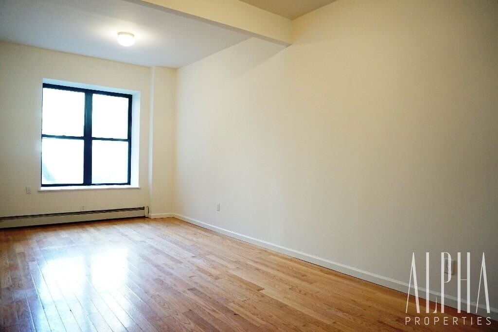 Primary Photo - 202 Rivington St