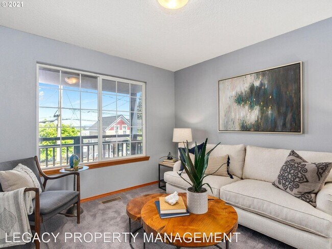 4 br, 3 bath House - 408 Logus Street photo'