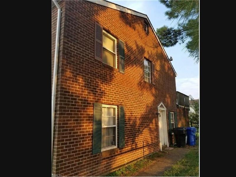Building Photo - 6000 Edgelake Dr