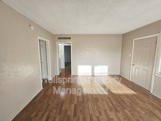 Building Photo - 137 S Richmond Rd