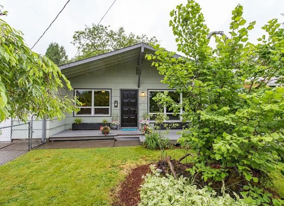 Foto principal - Arbor Lodge Bungalow with Hardwoods, Attac...