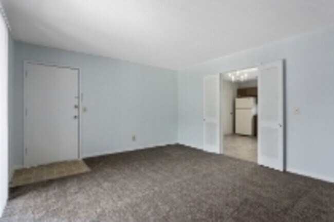 Building Photo - 8704 Wornall Rd