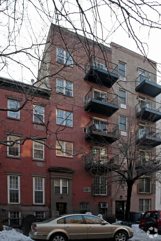 Foto del edificio - 242 W 21st St