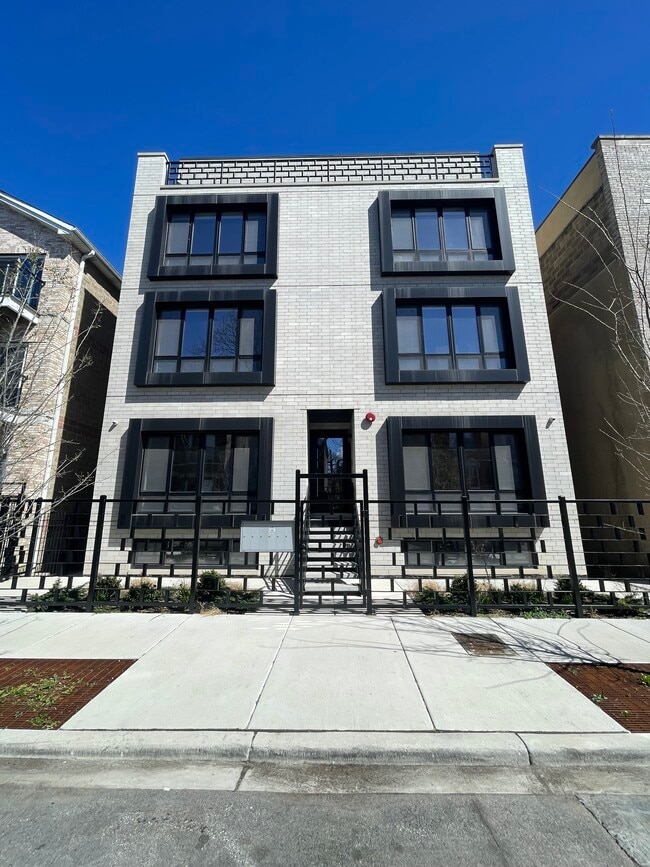 Building Photo - 719 N Elizabeth St