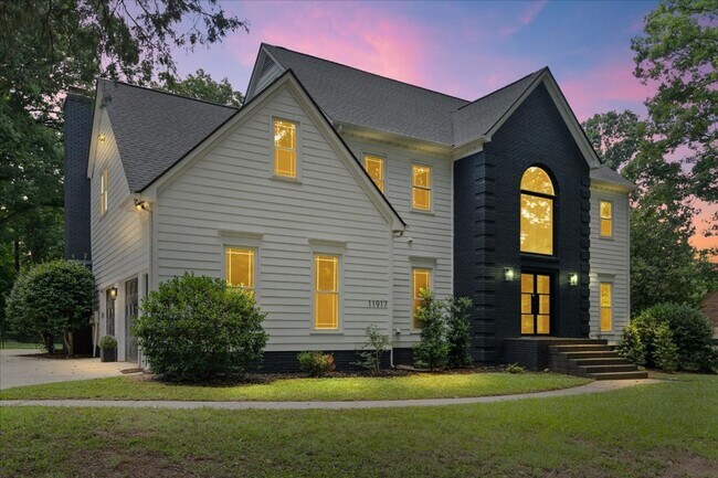 Foto del edificio - Fully Furnished & Completely Remodeled Luxury Home