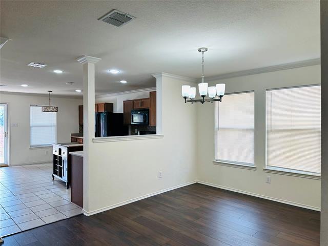 Foto del edificio - 704 White Fields Way