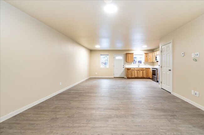 Foto del edificio - New Construction 2 Story 2 bedroom 1 bath side by side apartment in town