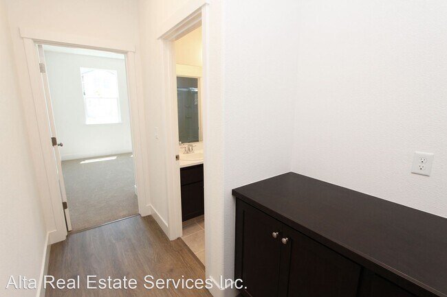 Building Photo - 4 br, 2 bath House - 1240 Gypsum Drive