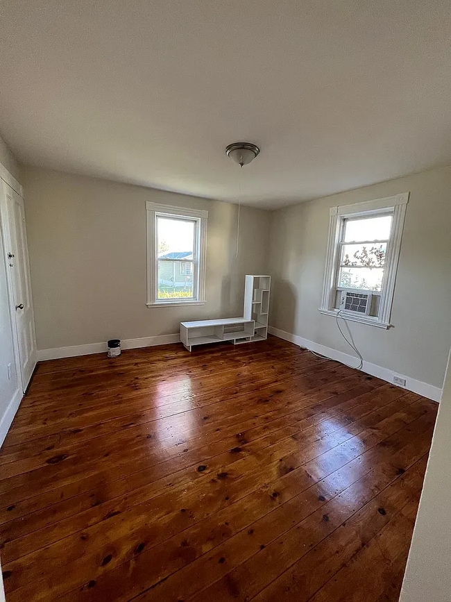 Building Photo - 6 Wheeler St