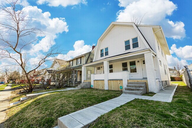 Front Walkway - 115-117 N Chase Ave