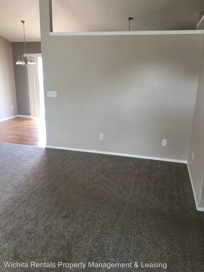 Foto del edificio - 4 br, 3 bath House - 1709 S. Justin Circle