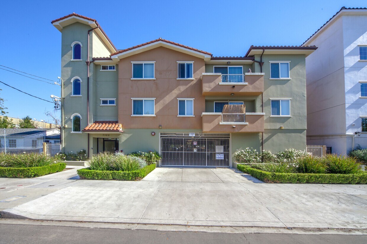 Front View - 7122 Amigo Ave