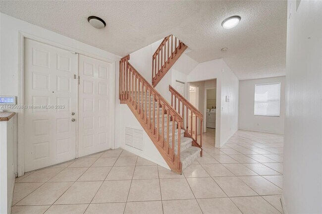 Building Photo - $4,500 18222 SW 27th St