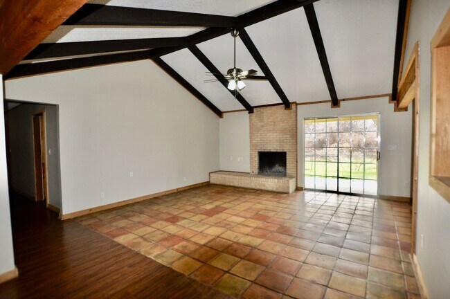 Building Photo - FOR LEASE! 3 BR - 2 BA - 2 Ranch Style Brick House in Brock ISD. Approximately 2+ Fenced Acres fo...