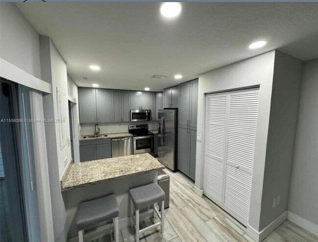 Foto del edificio - 13757 SW 149TH CIR LN #3 - 82