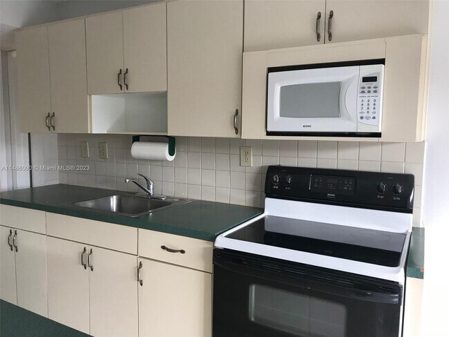 Foto del edificio - 9331 SW 4th St