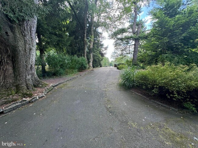 Foto del edificio - 417 Wingate Rd