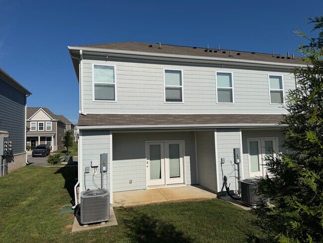 Foto del edificio - 3 BR/2BA | Newly Renovated Single Family Home | Covered Patio | In Columbia!