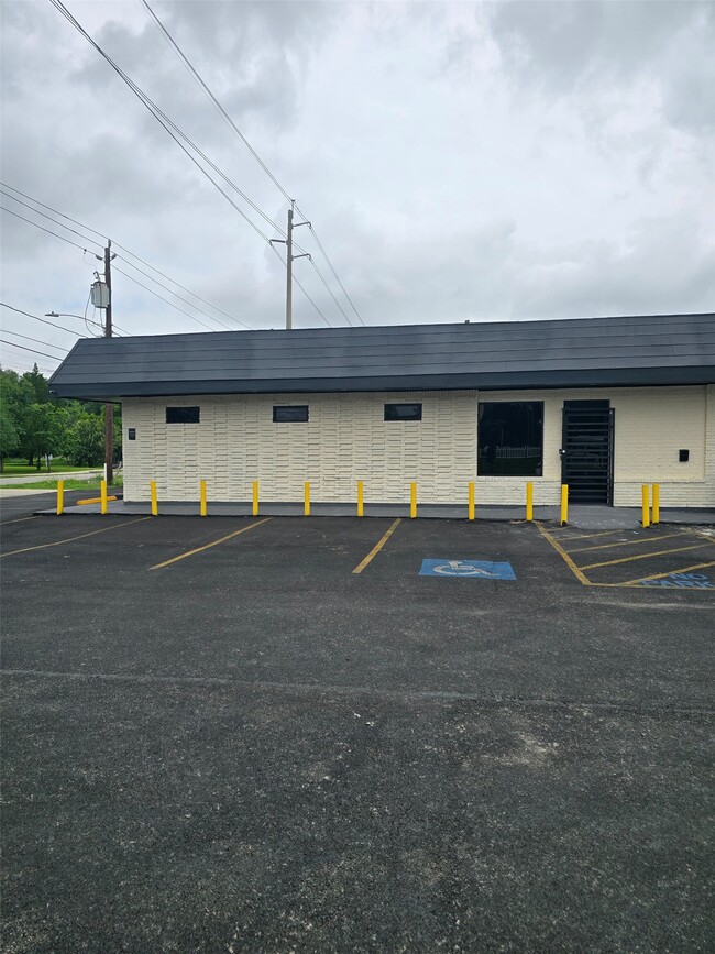 Building Photo - 3619 Reed Rd