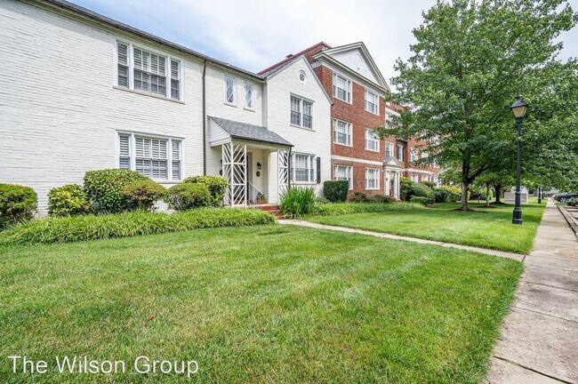 Foto del edificio - 2 br, 2.5 bath House - 18 W. Locke Lane