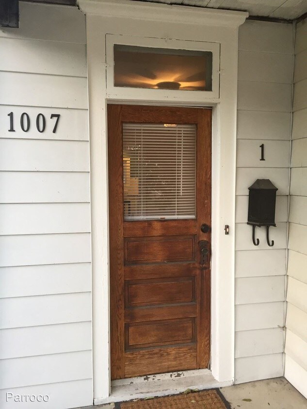 Primary Photo - 1007 Lake Ave