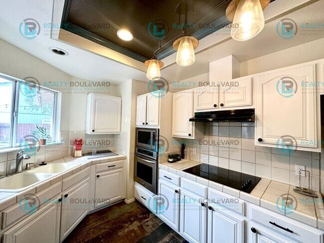 Building Photo - You will absolutely love what this home ha...