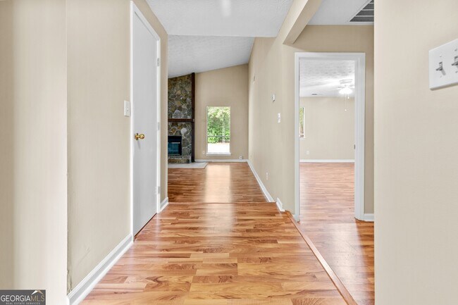 Foto del edificio - 625 Oxford Hall Dr SW