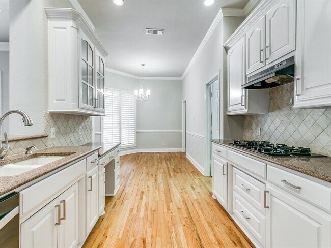 Foto del edificio - 8408 Havenwood Dr