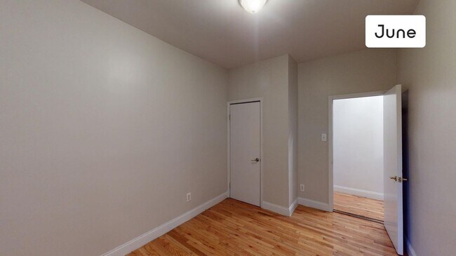 Building Photo - ROOM ONLY in 4-bed/1.0-bath Home