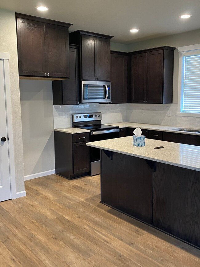 Building Photo - New Construction Aho Home!