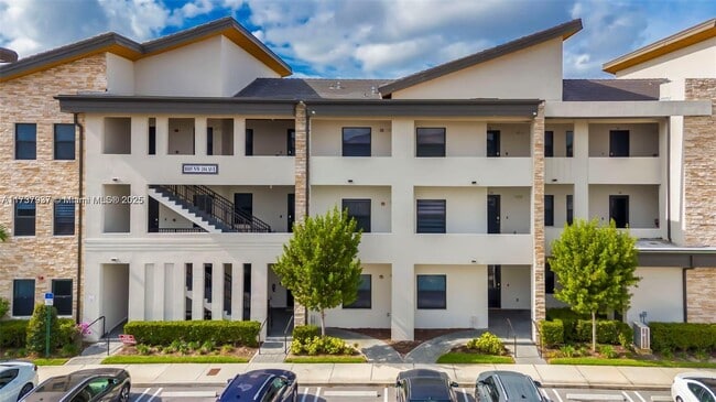 Foto del edificio - 8005 NW 104th Ave