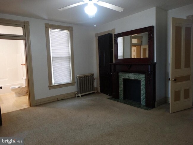 Building Photo - 130 S Antrim Way