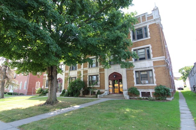 Building Photo - 583 Prospect Ave