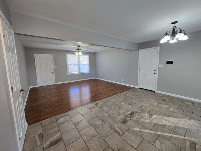 Building Photo - 710 Pembrook Pl