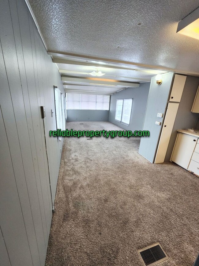 Foto del edificio - New Listing!!