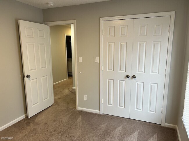 Foto del edificio - 3 br, 2 bath House - 2911 Spring Garden St...