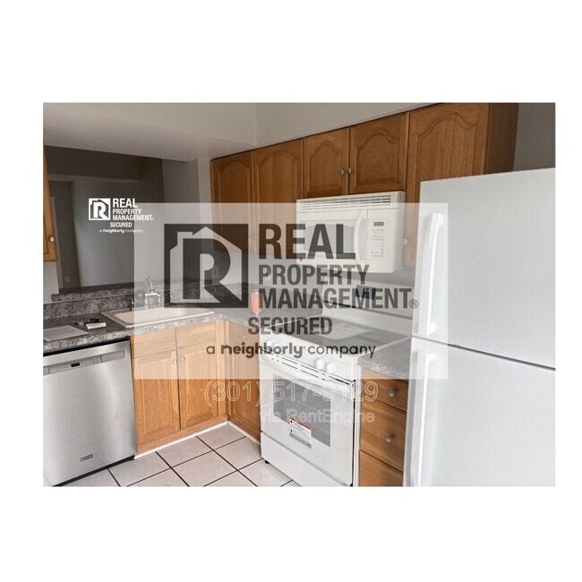 Building Photo - 1346 Riverwood Way
