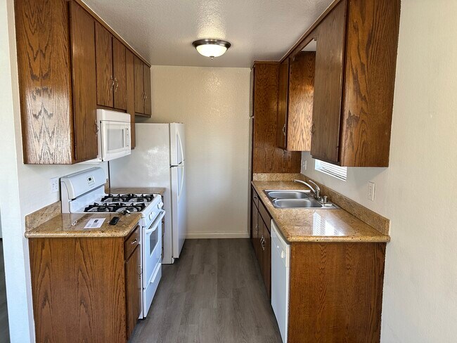 Foto del edificio - 10933 Moorpark St