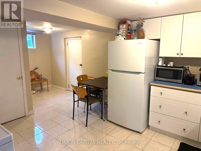 Building Photo - 64 Delwood Dr