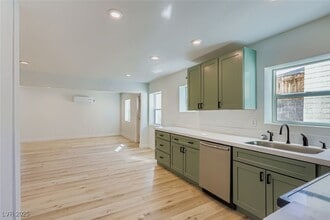 Building Photo - 663 D Ave