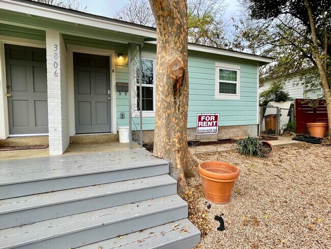 Building Photo - 3806 Ridgelea Dr