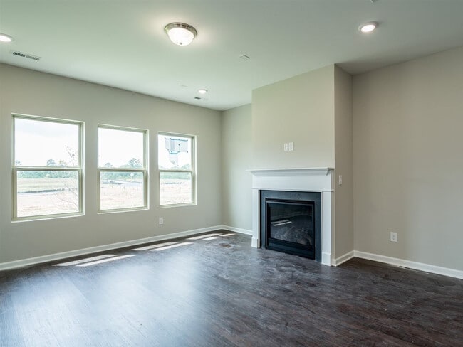 Building Photo - 128 Blue Hydrangea Ln