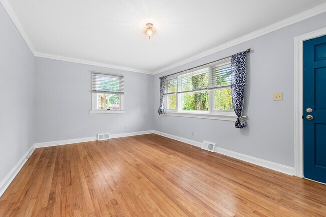 Sala de estar - 1111 Cherokee Dr