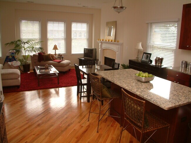 Foto del edificio - 1528 W Greenleaf Ave