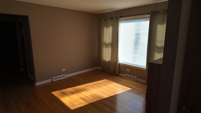 Building Photo - 5249 S Kilpatrick Ave