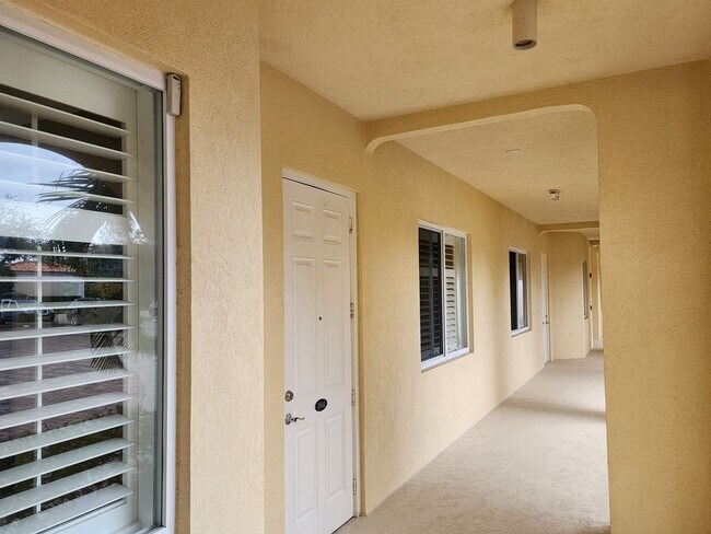Building Photo - 2 BR 2 BA first floor unit in the Harbour ...