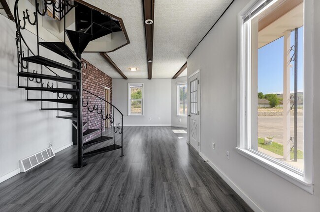 Foto del edificio - 2 Cherry St