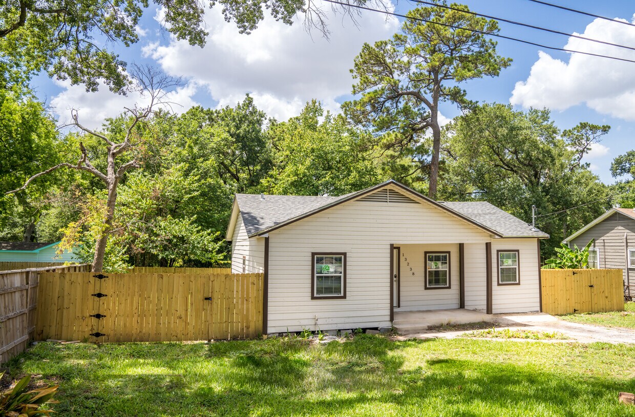 Front View Of the House - 13238 Laguna St