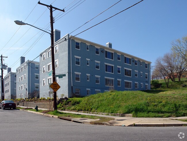 Building Photo - High Land View
